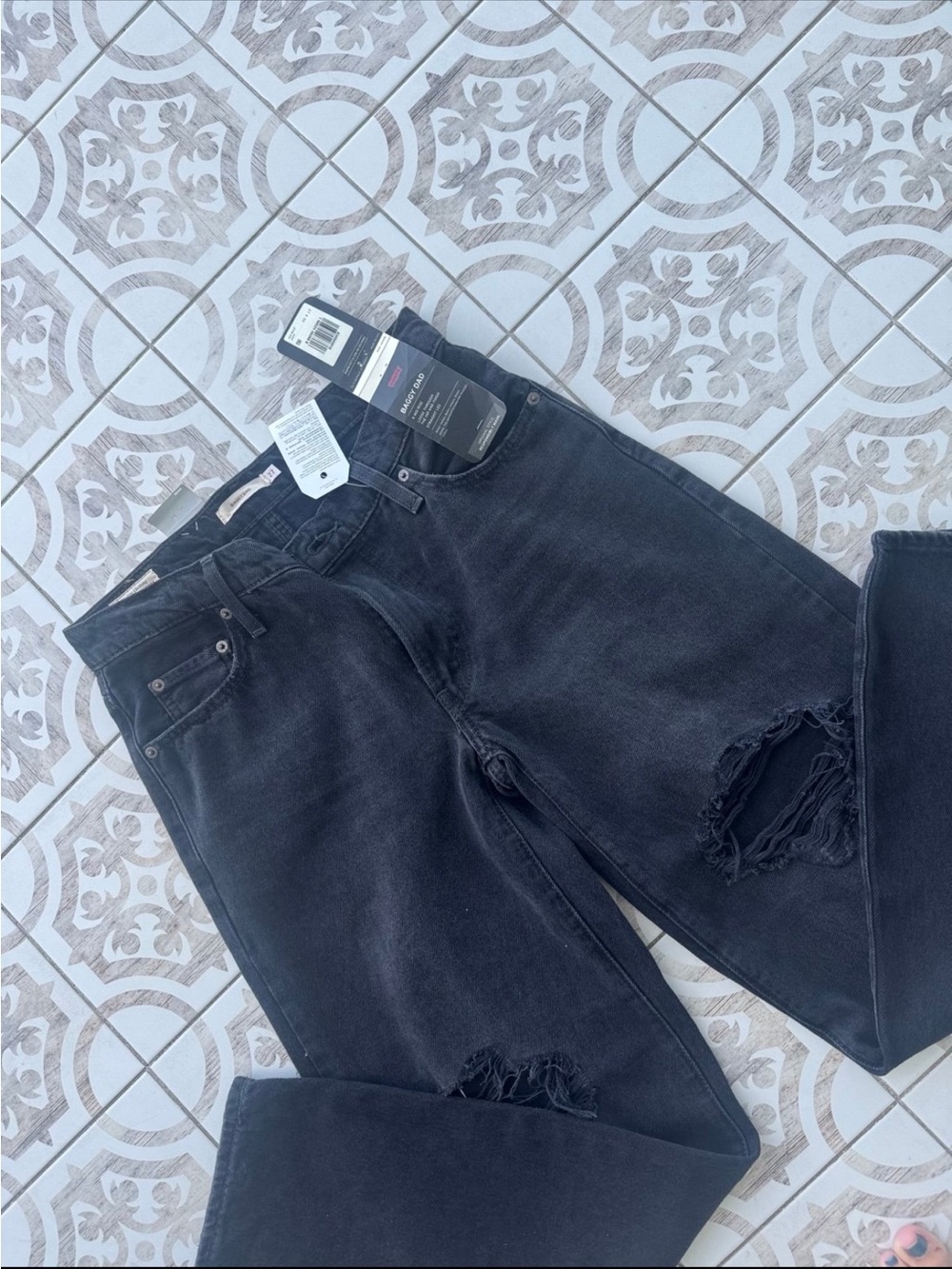Levi’s black ripped baggy dad jeans 27 NWT - Picture 2 of 5